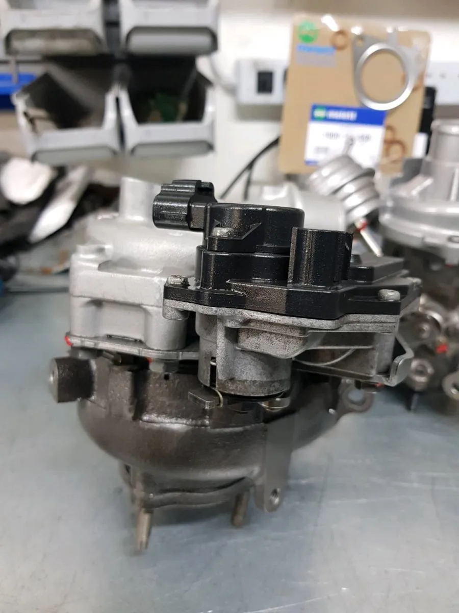 TOYOTA	Auris Avensis VB38	2.0 diesel 2012- - Image 4