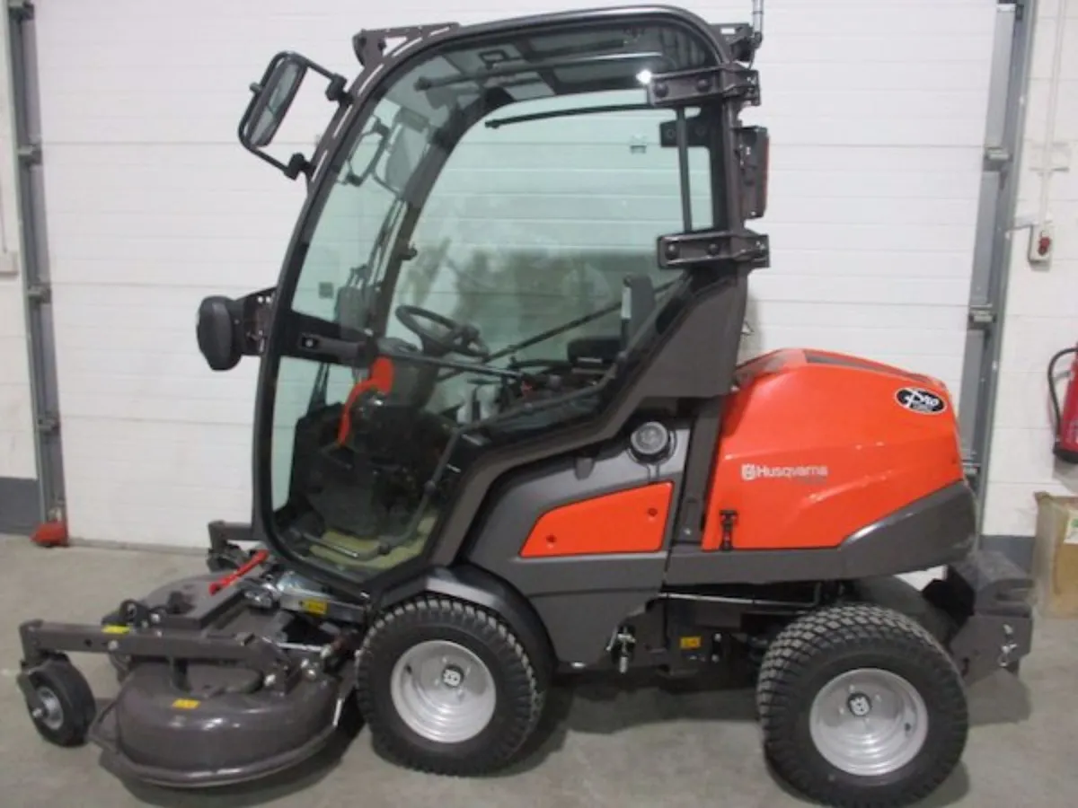 Husqvarna front deck rider diesel commercial mower - Image 2