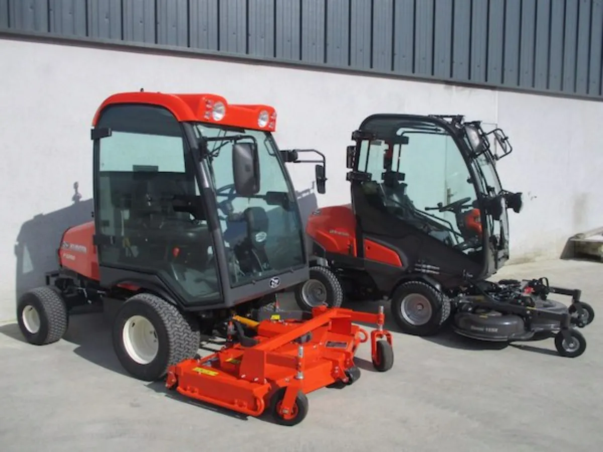 Husqvarna front deck rider diesel commercial mower - Image 4