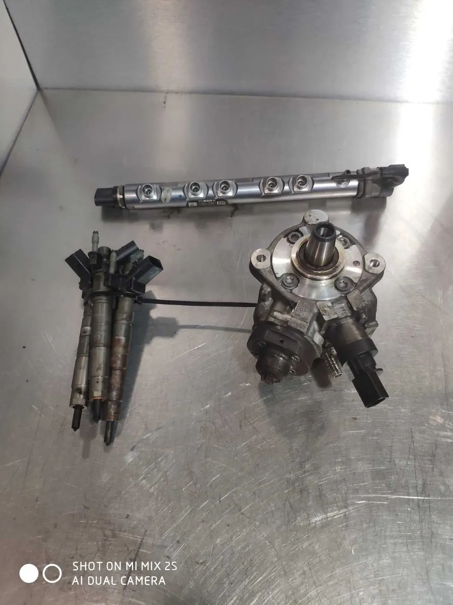 BMW FUEL PUMP-FUEL RAIL-INJECTORS - Image 1