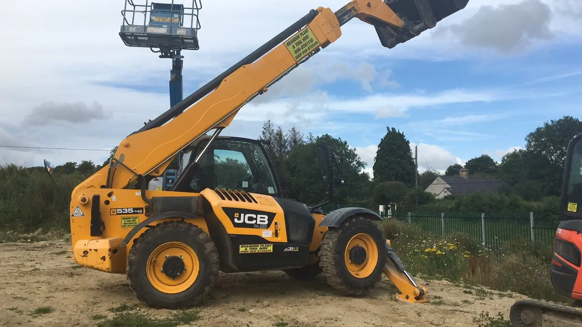 10 ton Digger only €650 to hire per week - Image 3