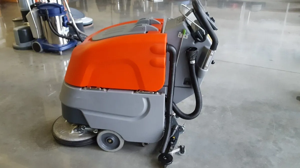 Hako Scrubmaster B45 floor scrubber dryer - Image 3