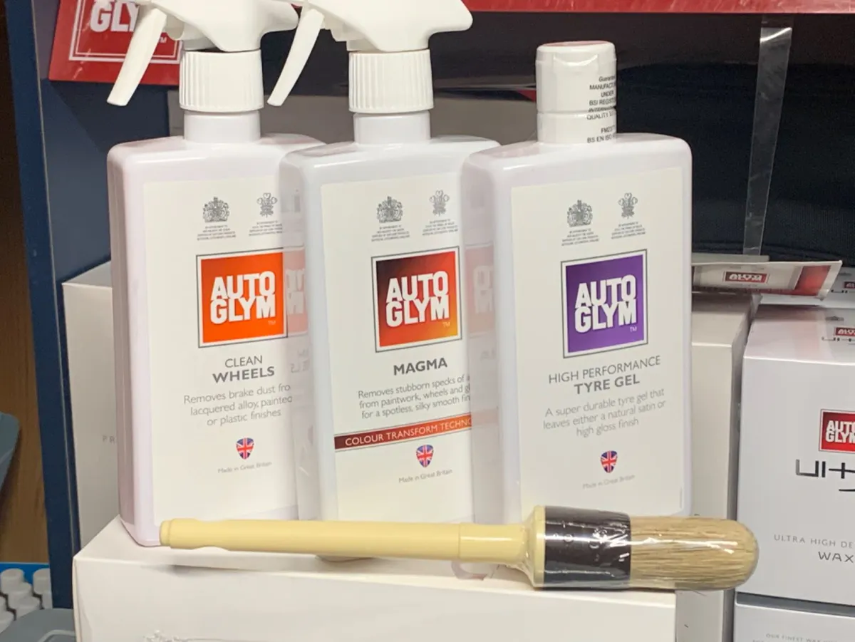 Wheel cleaner & tyre shine kit - Image 1