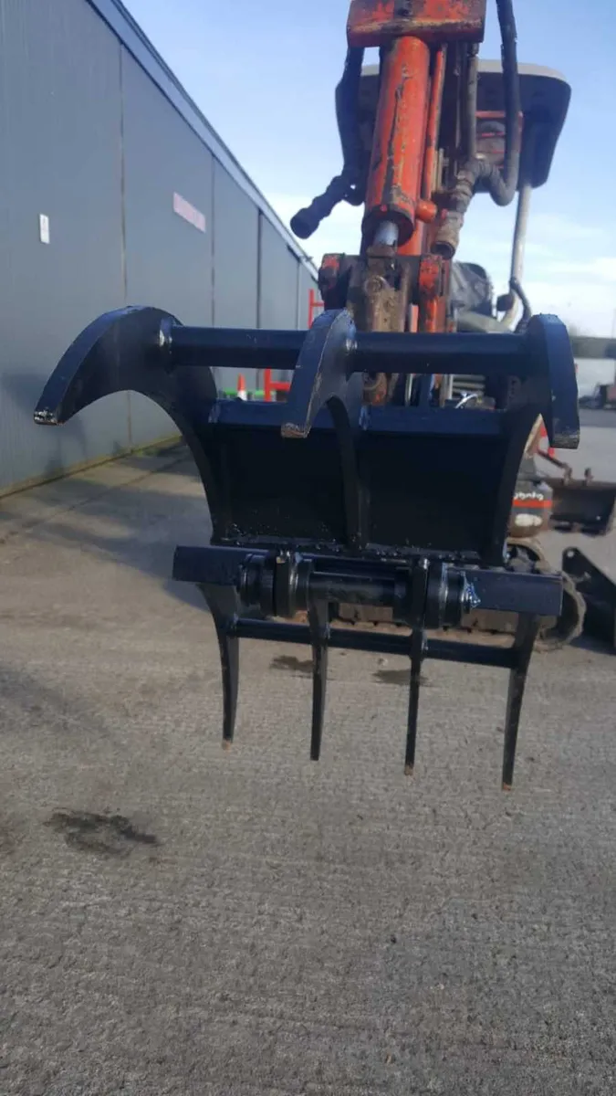 Mechanical Grab Walkabout🚶‍♂️🚶‍♀️ - Image 3