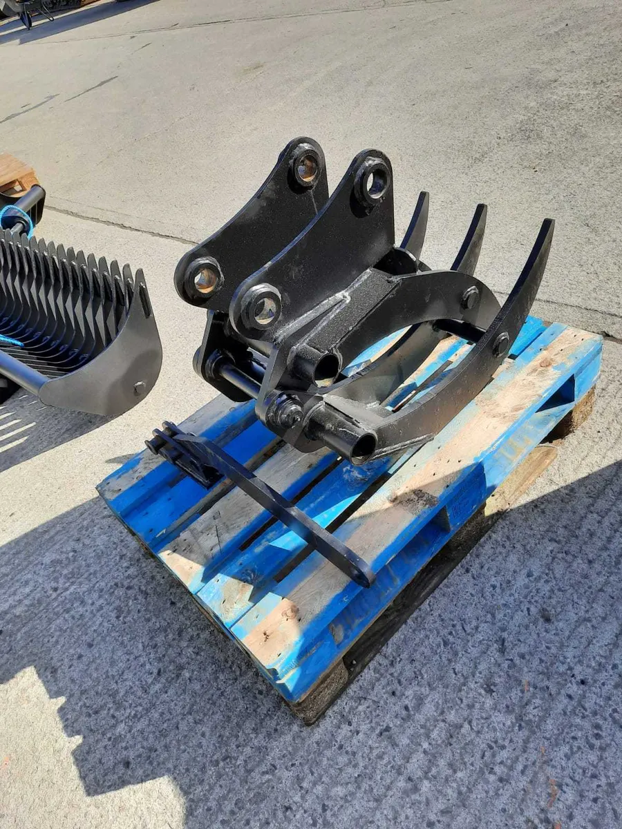 Mechanical Grab Walkabout🚶‍♂️🚶‍♀️ - Image 4