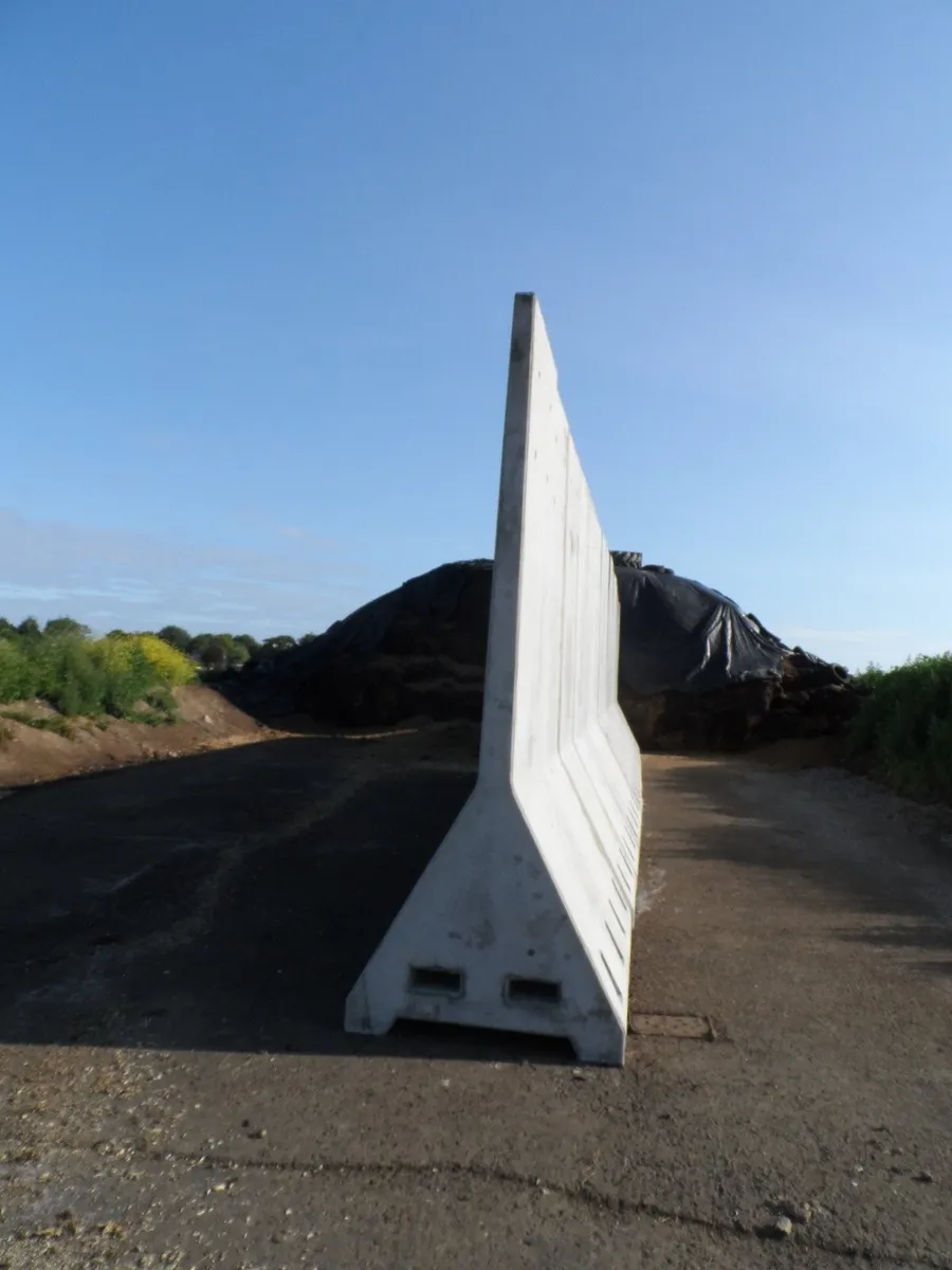 Precast Concrete Maize L-Walls/A-Walls - Image 1