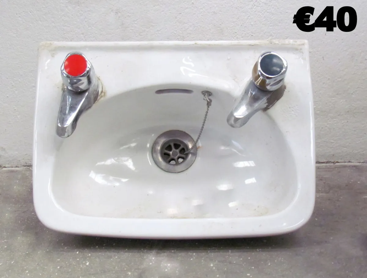 Bathroom sinks & wash basins - Image 1