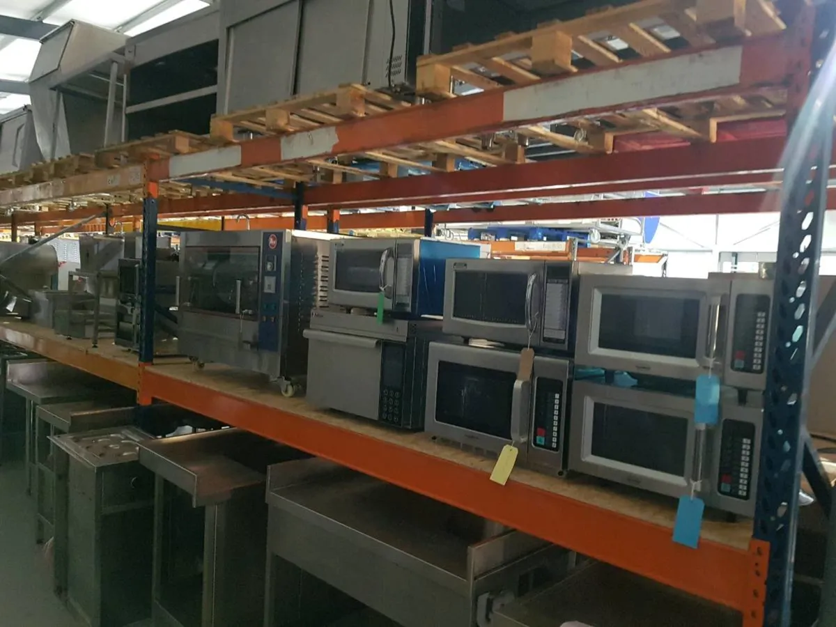 Used 3, 500 items on display & in stock - Image 4