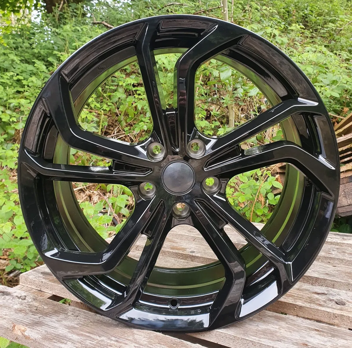 New 18" alloys gloss black 5x112 - Image 1