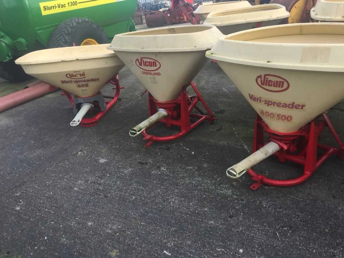 Selection of vicon spreaders - Image 1
