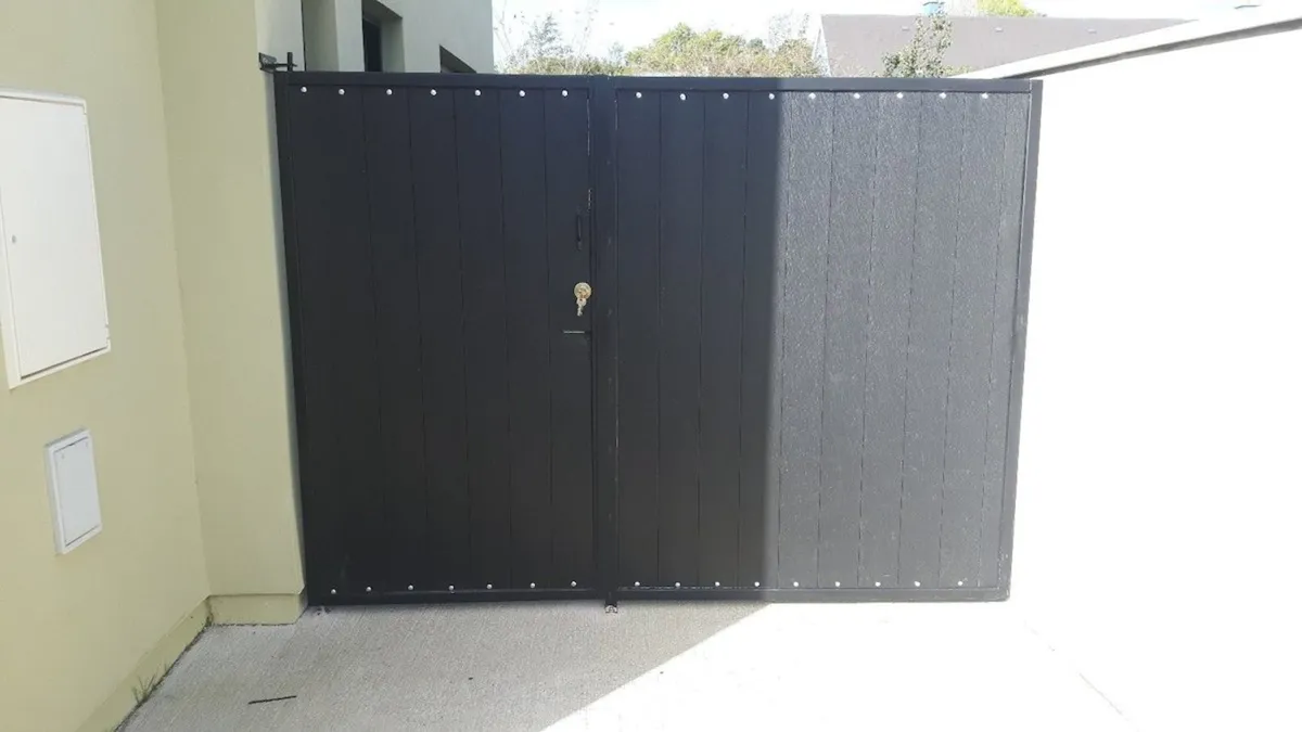 Clotheslines for Sale. - Image 2