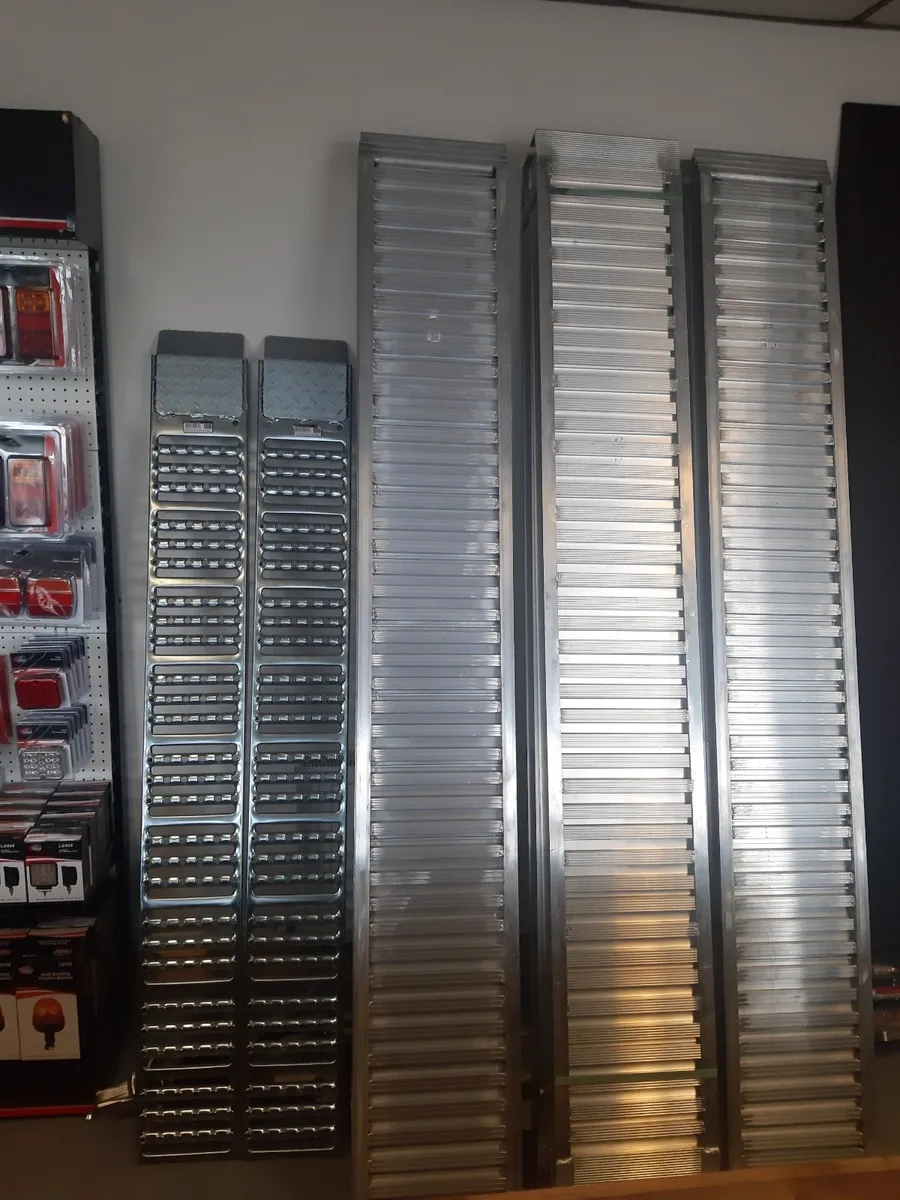 10FT ,8FT 6FT  HEAVY DUTY ALLOY & STEEL RAMPS - Image 1