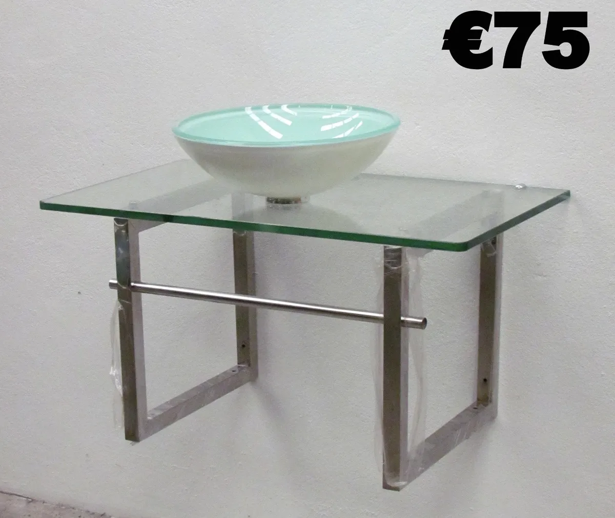 Bathroom sinks & units - Image 3