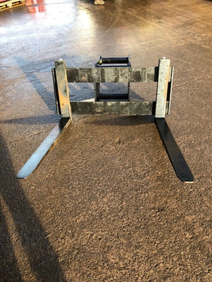 20'' Palletfork Carriage for 20 Tonne Digger - Image 4