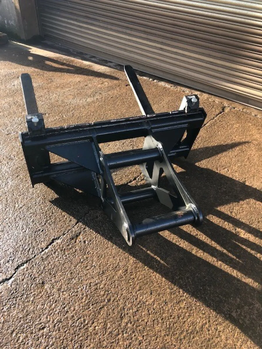 20'' Palletfork Carriage for 20 Tonne Digger - Image 1