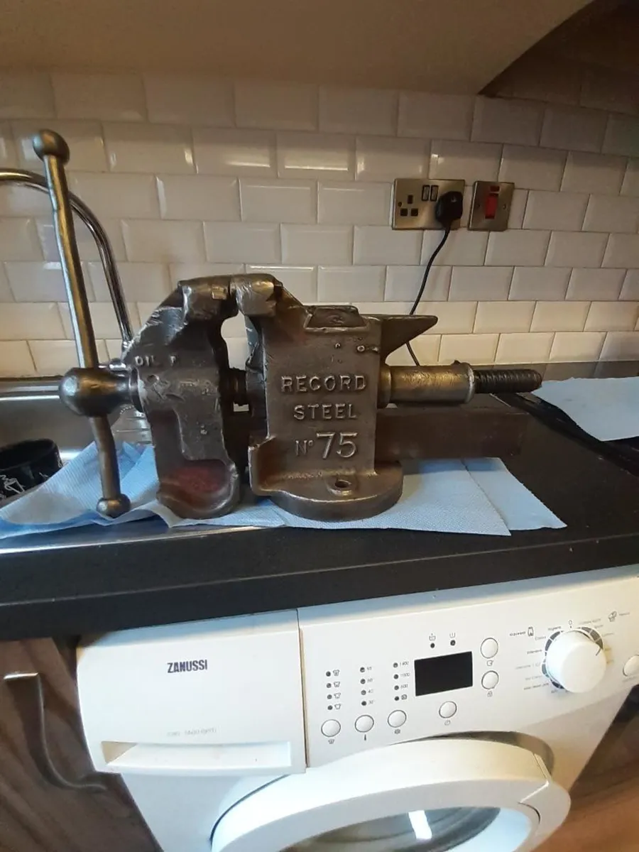 Used record vices - Image 3