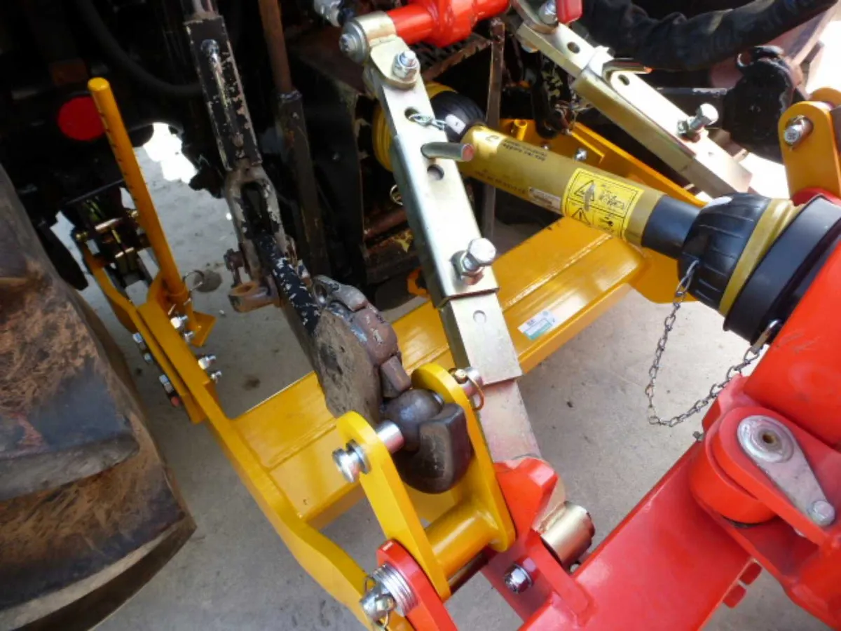 Twose axle brackets and Subframes - Image 2