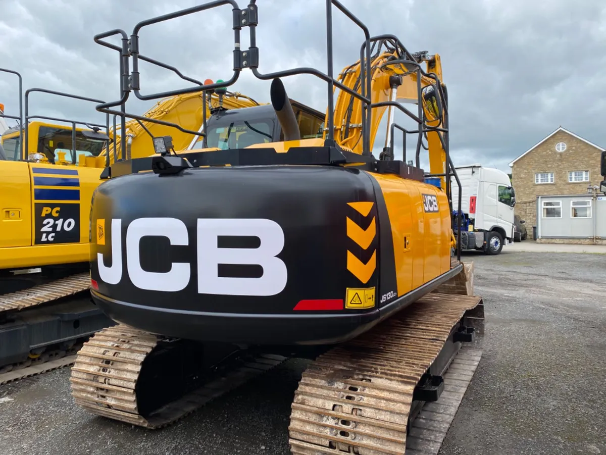 2016 JCB js130 excavator - Image 3