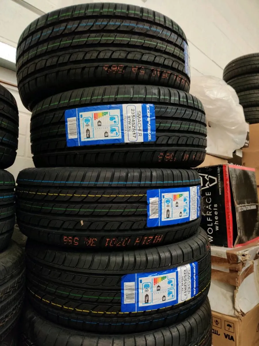 18 Tyres 215 225 235 245 255 265 / 35 40 45 Dublin - Image 1