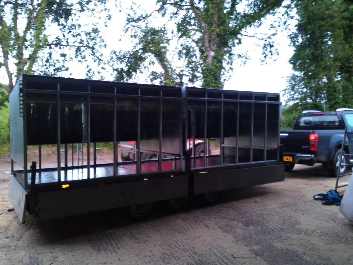 Calf creep feeders with bird flaps, galv & painted - Image 2