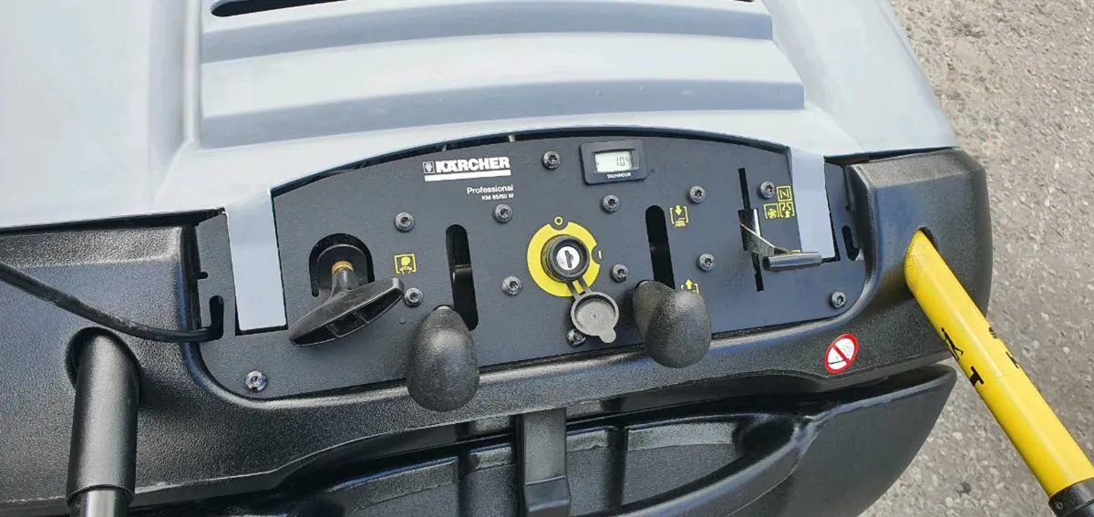 Karcher petrol engine sweeper 2 years warranty - Image 2
