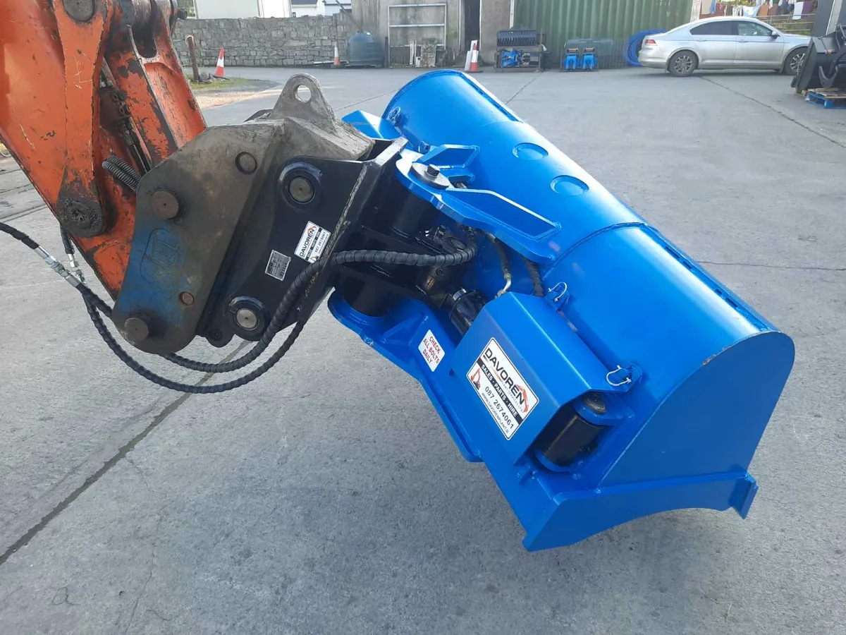 Hydraulic tilt buckets - Image 2