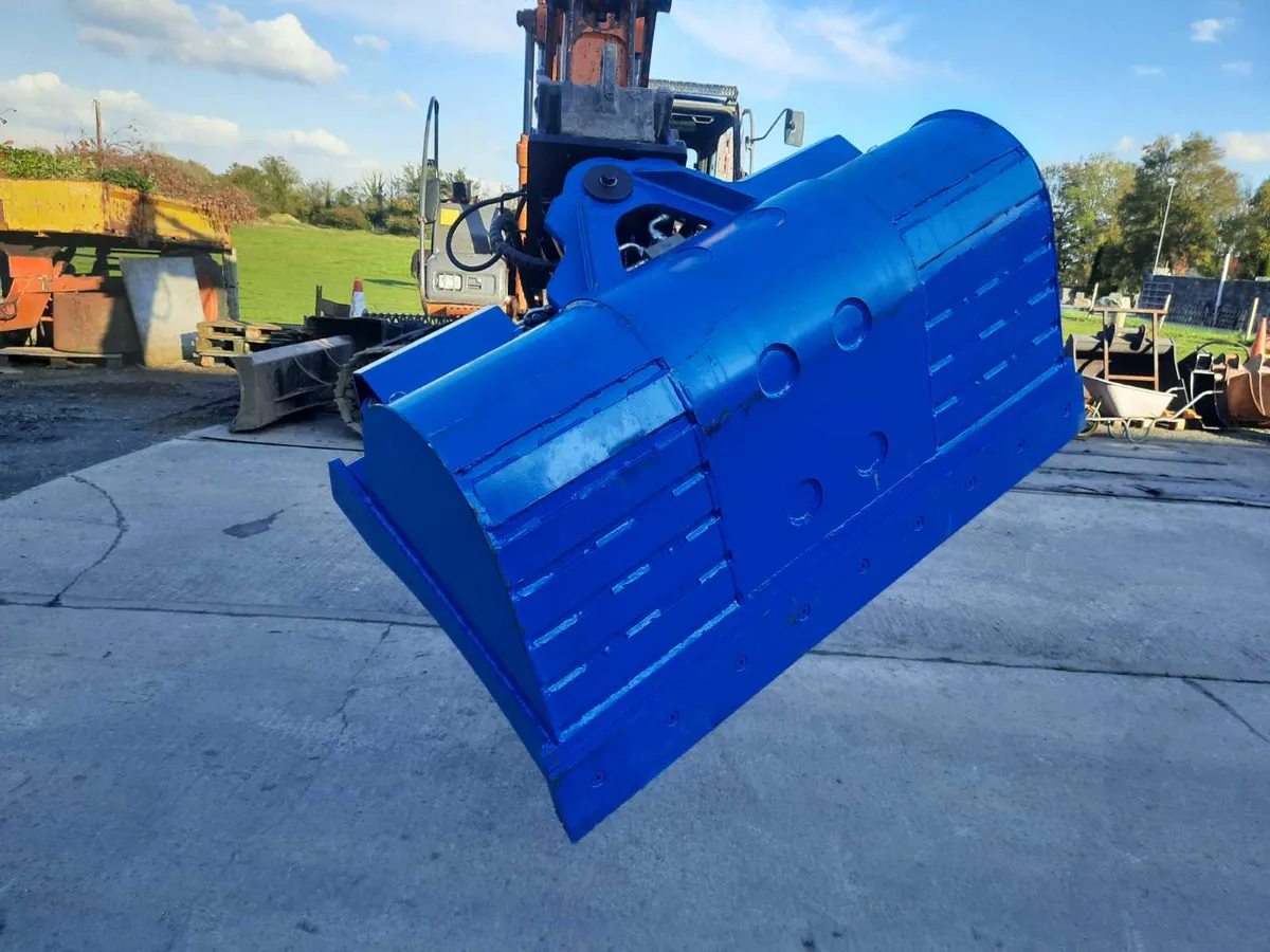 Hydraulic tilt buckets - Image 4