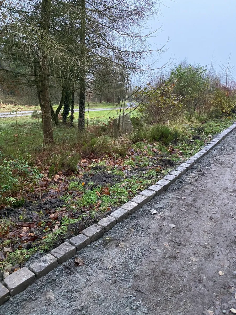 Salvage 6" Granite Driveway Edging - Image 3