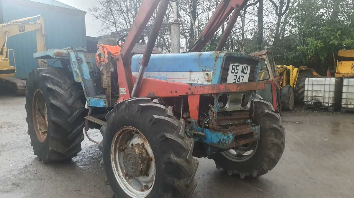 Breaking landine 8550 4x4.   All parts for sale. - Image 1