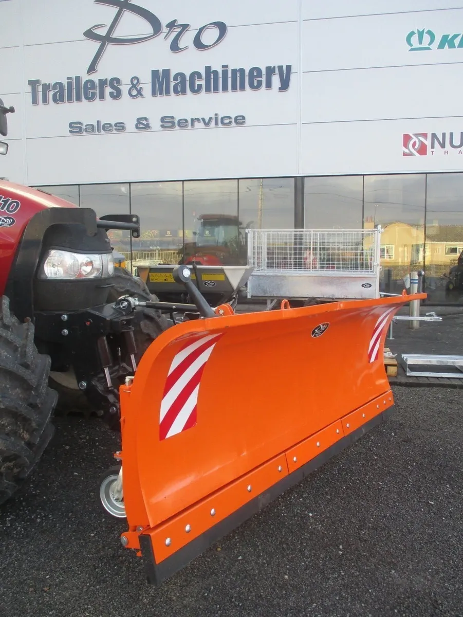 snow plough 2.6m  euro bracket / 3 point linkage - Image 3