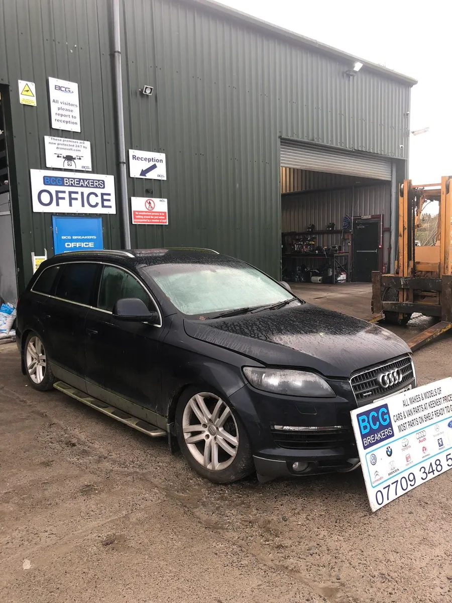 2008 Audi Q7 parts breaking - Image 2