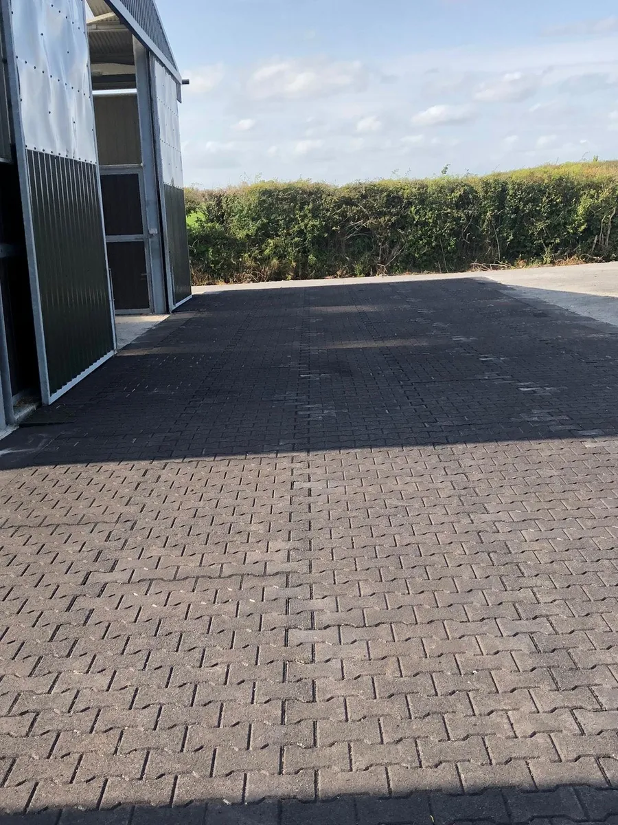 Equine rubber matting - Image 1