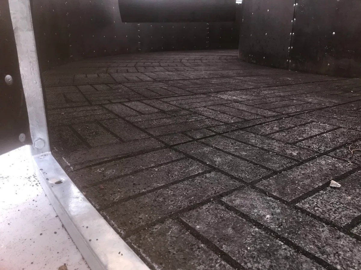 Equine rubber matting - Image 4