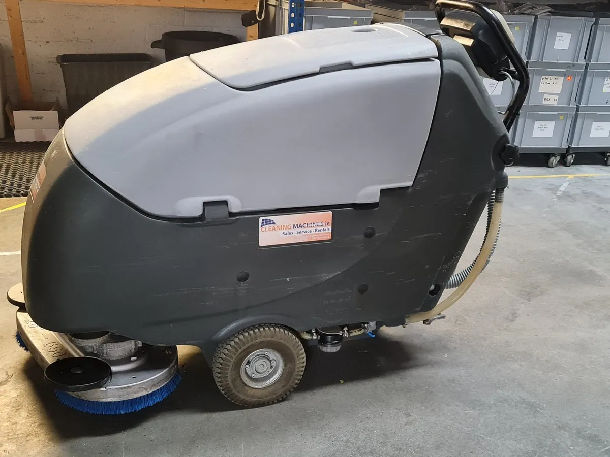 Nilfisk BA651 scrubber dryer - floor cleaning