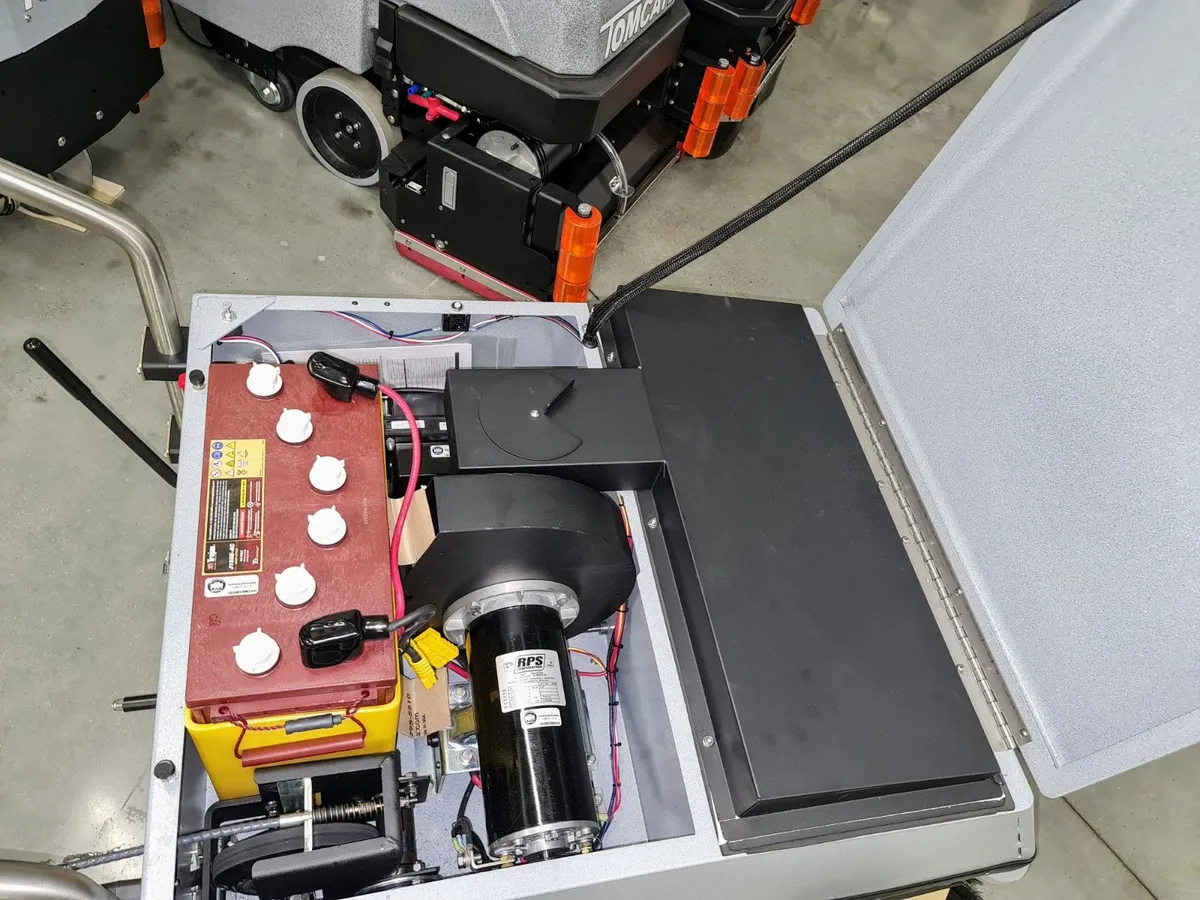 Tomcat GT Heavy duty walk behind weeper - Image 2