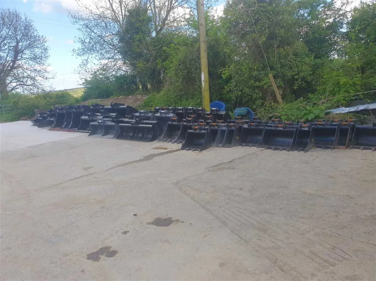 150 NEW BUCKETS IN STOCK - Image 1