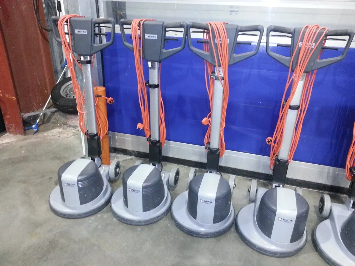 Nilfisk FM400 floor buffers/polishers/scrubbers - Image 3