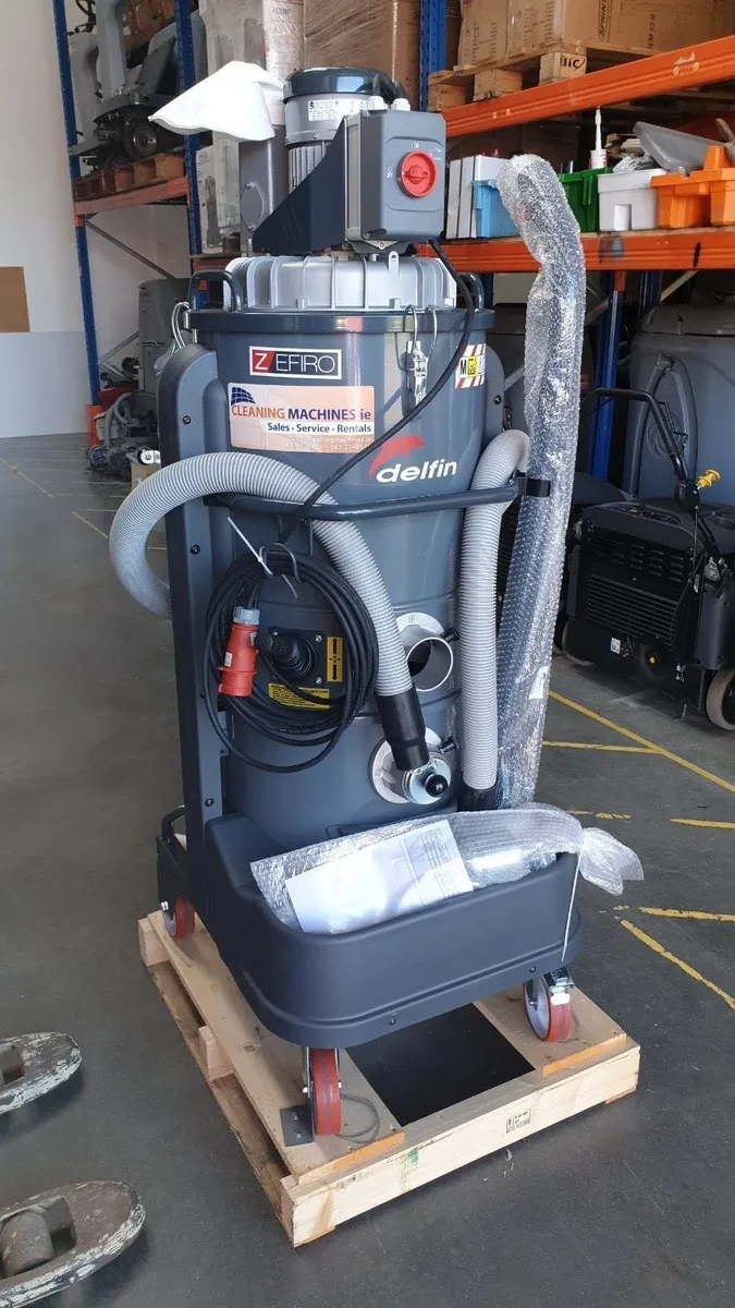 Delfin Industrial vacuums - CleaningMachines.ie - Image 2