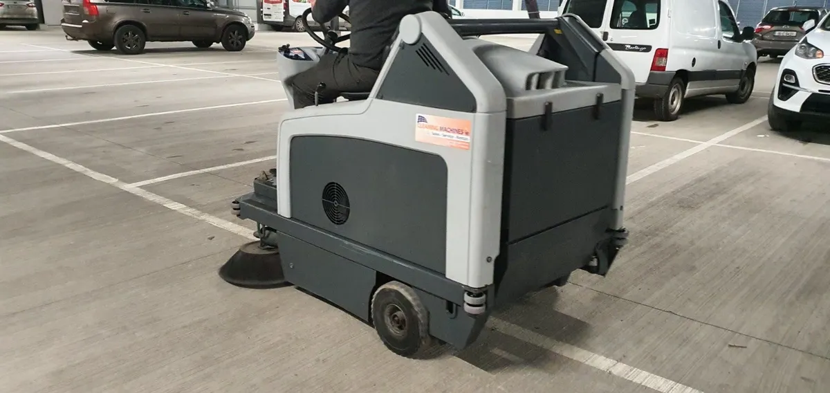 Carpark Sweeper battery operated - Image 2