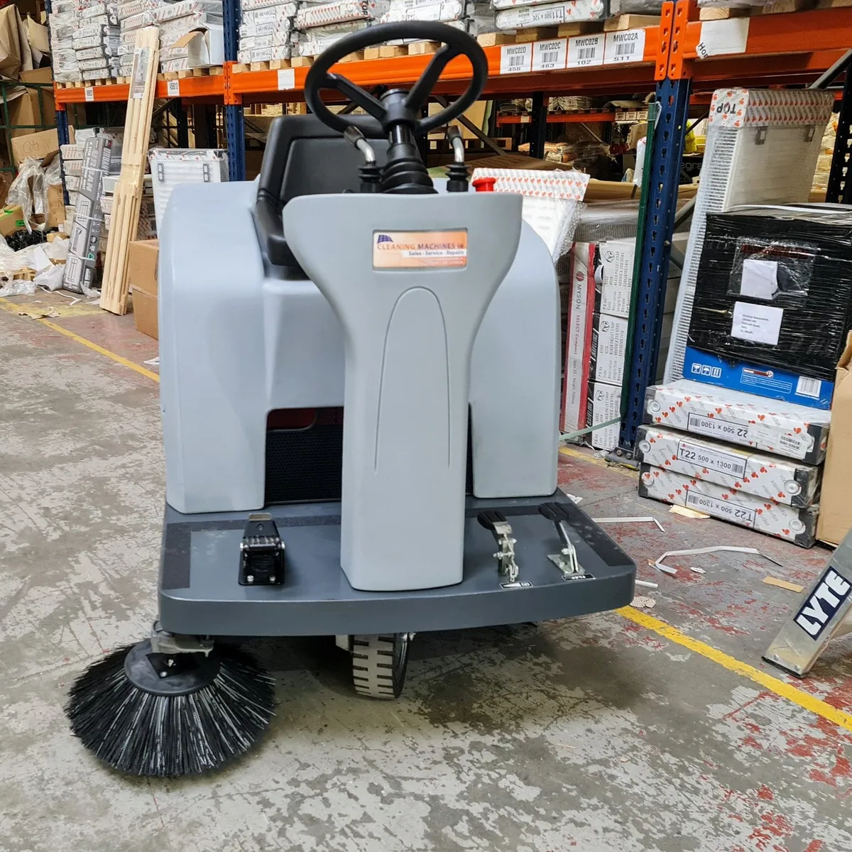 Carpark Sweeper battery operated - Image 3