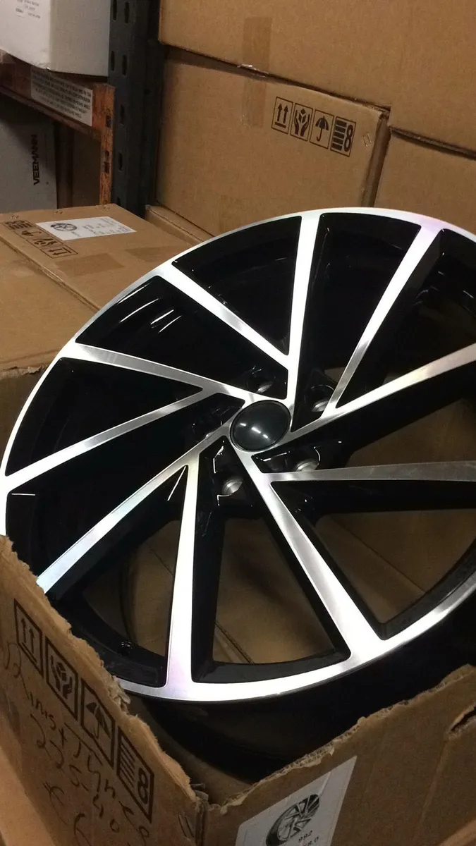 18” Spielberg 5x112 golf passat jetta alloys - Image 1