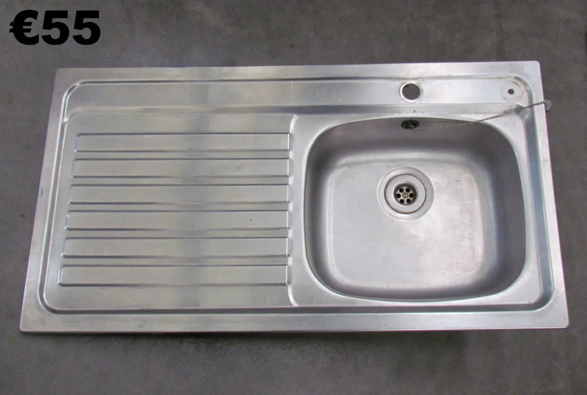 Kitchen sinks - Image 1