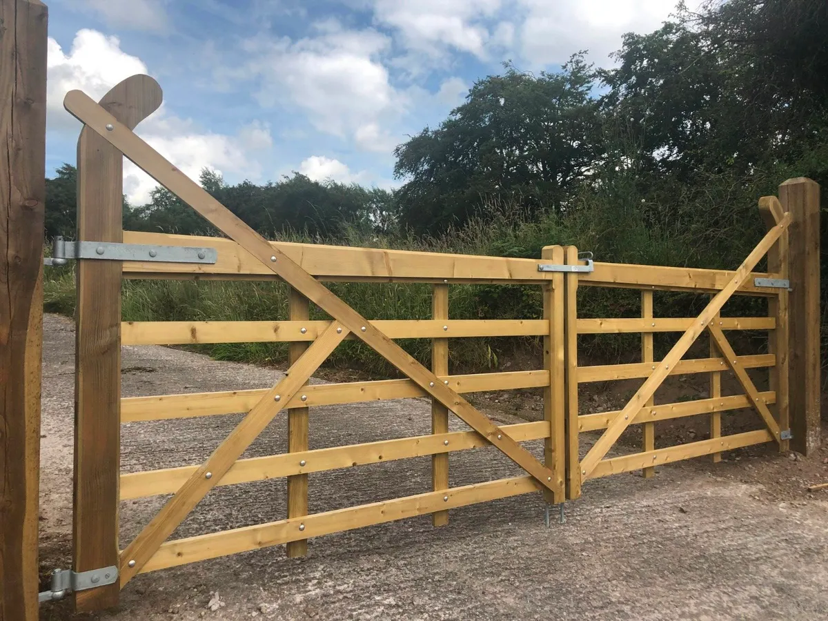 Traditional gates! Timber and steel. Leam AGRI - Image 3