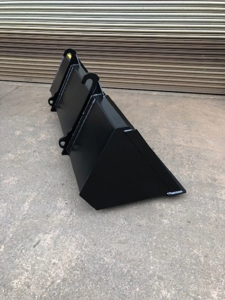 7ft 6'' JCB Qfit Bucket - Image 1