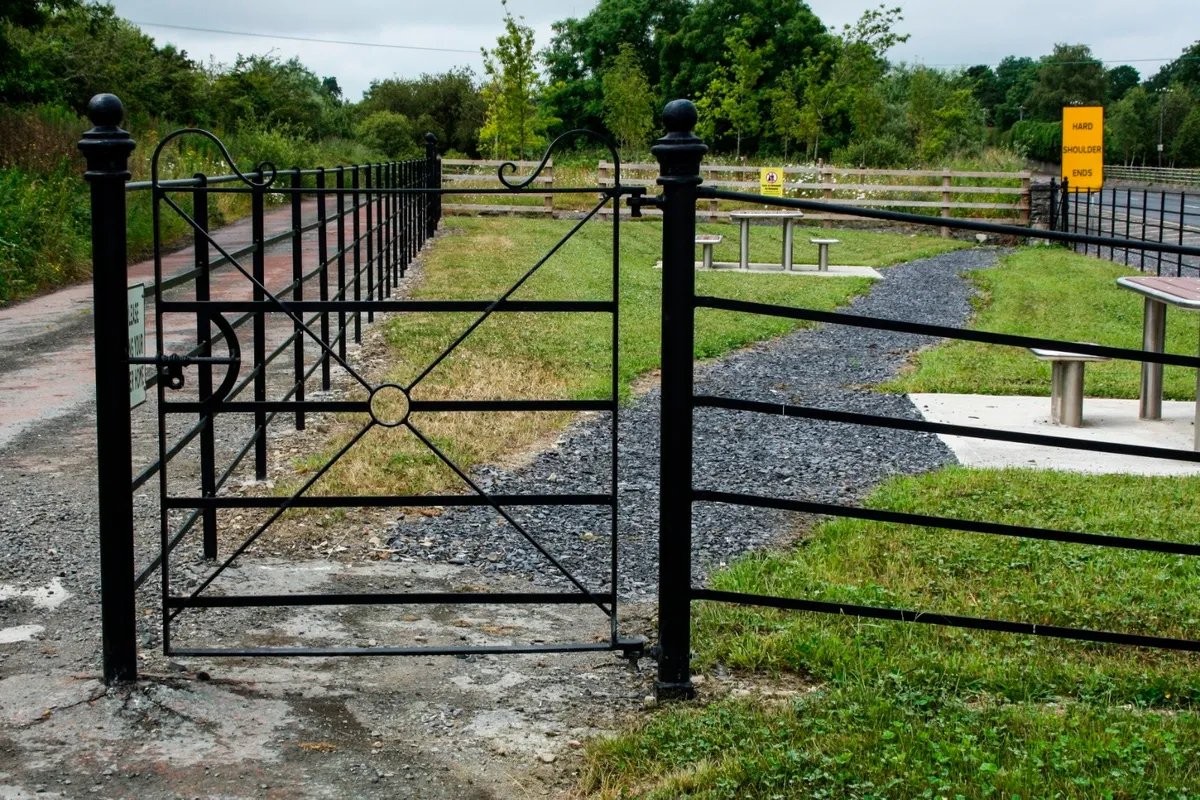 Decorative Estate Entrance Gate - Image 4