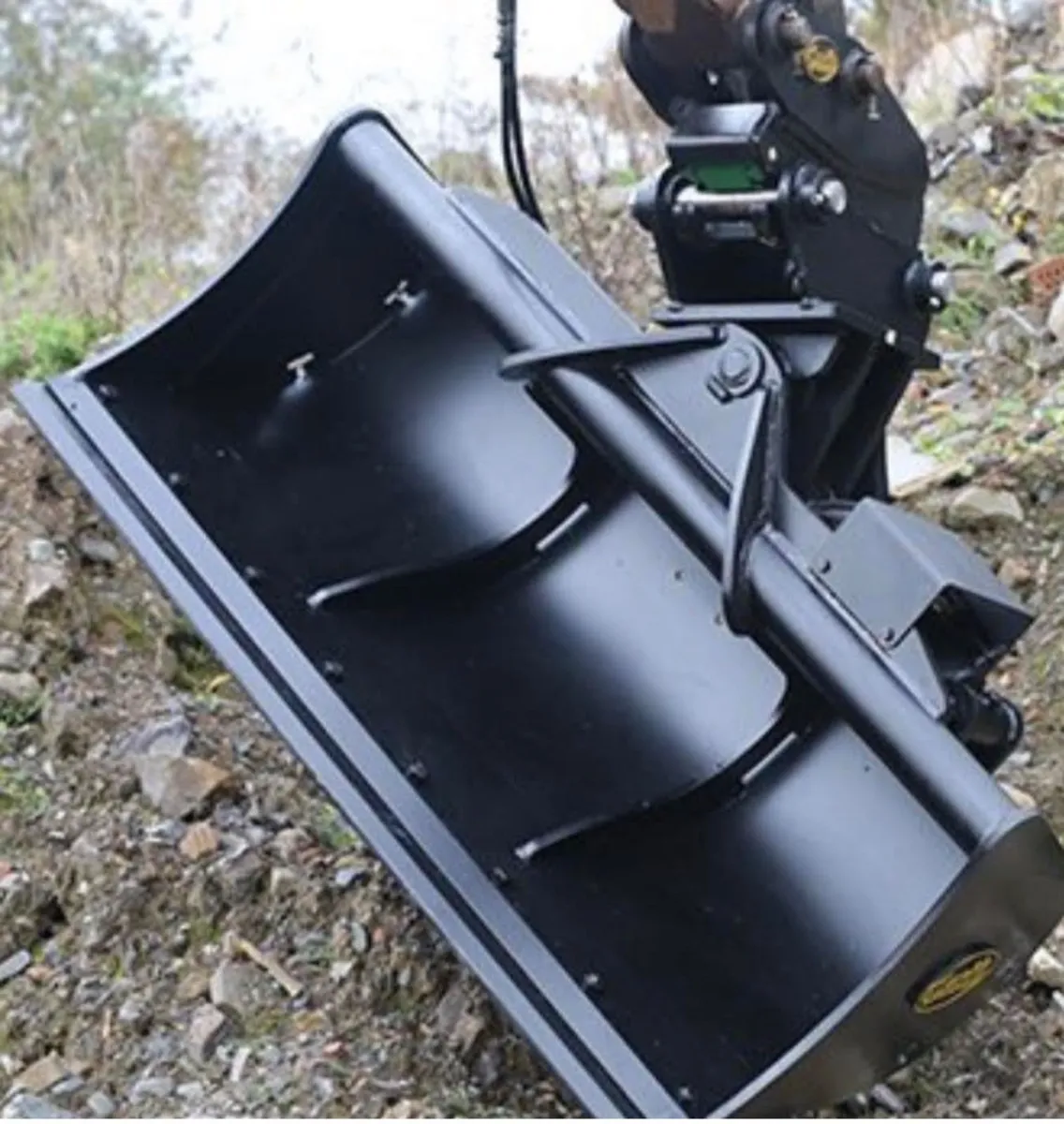 Attachment Hire / Hydraulic Tilt Bucket - Image 2