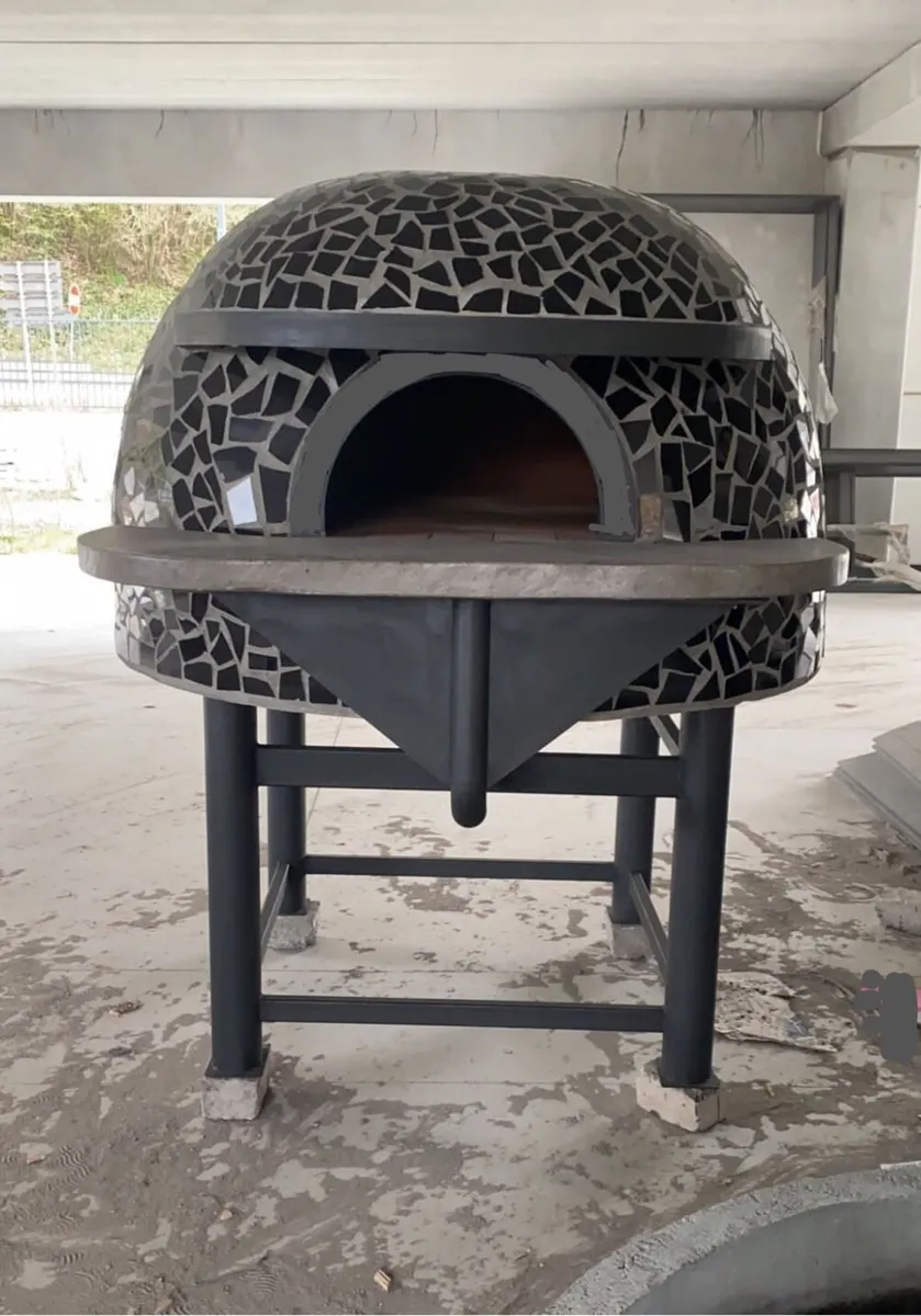 Wood Burning Pizza Oven - Image 1