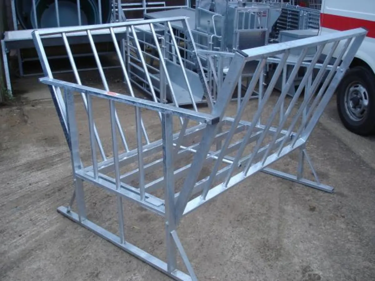 Bale Cradles with gate. Fully galv. Bale Feeder. - Image 2