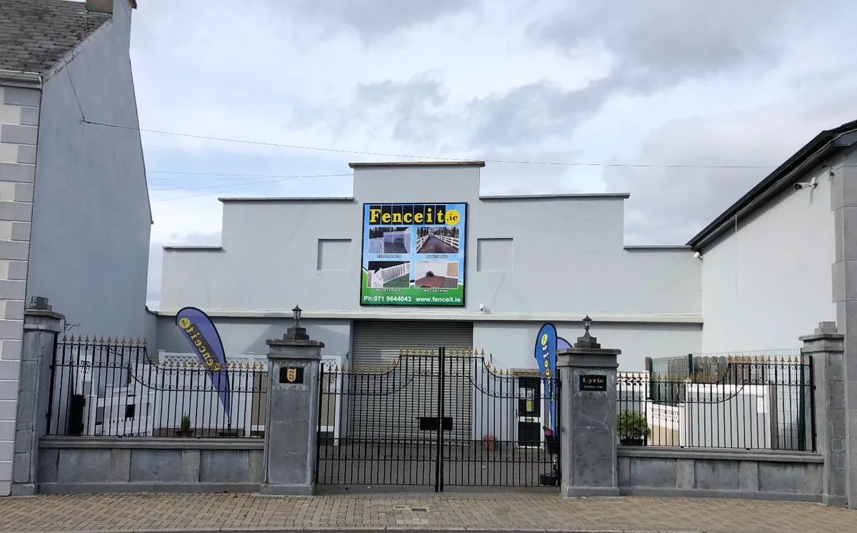 PVC FENCING & GATES - Image 3