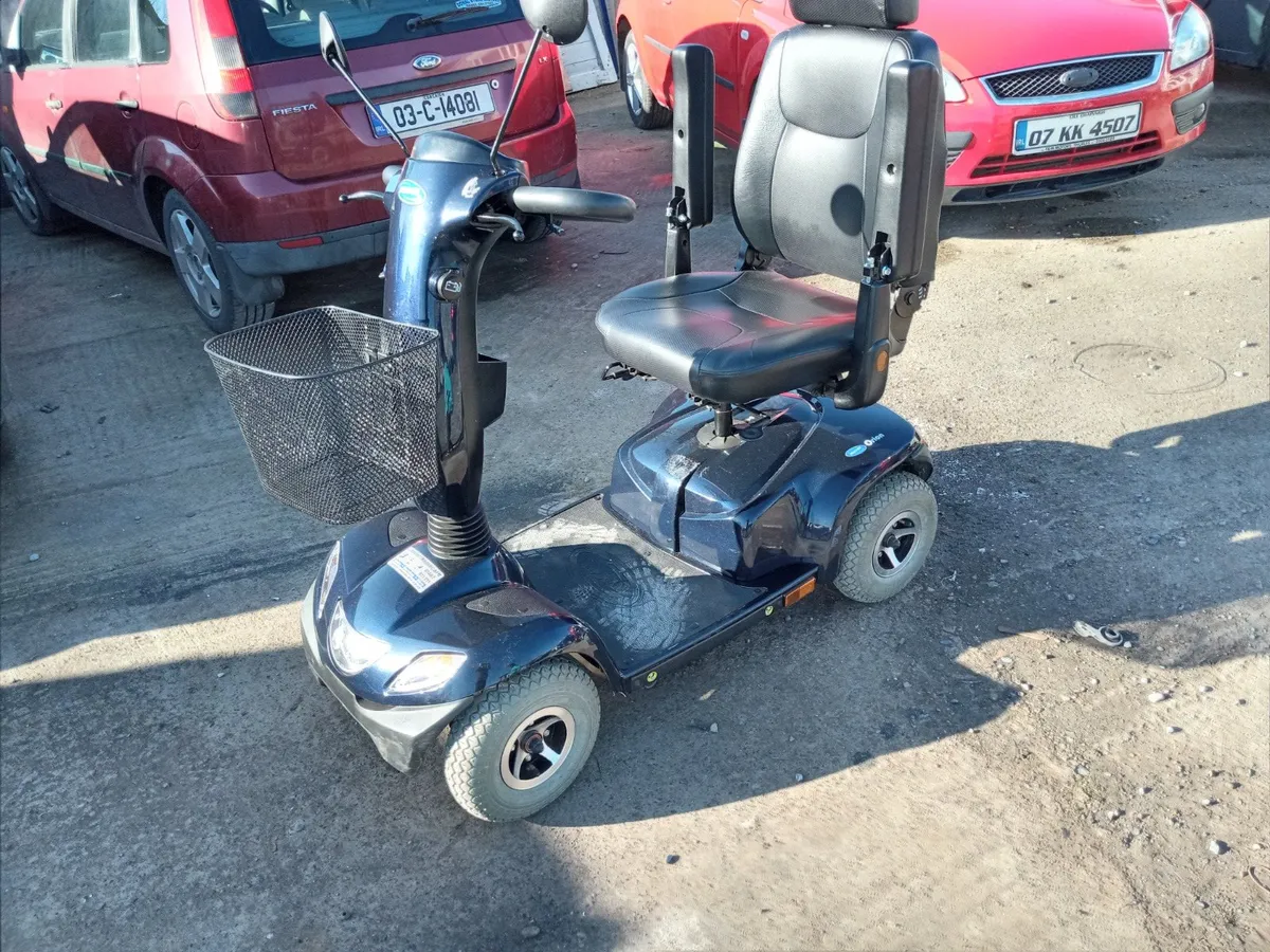 Mobility scooter. - Image 1
